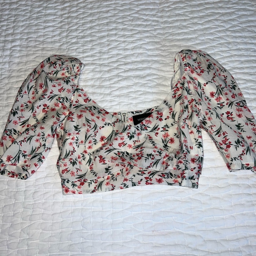 MINKPINK Floral Cropped Puff Sleeve Blouse - White and Red